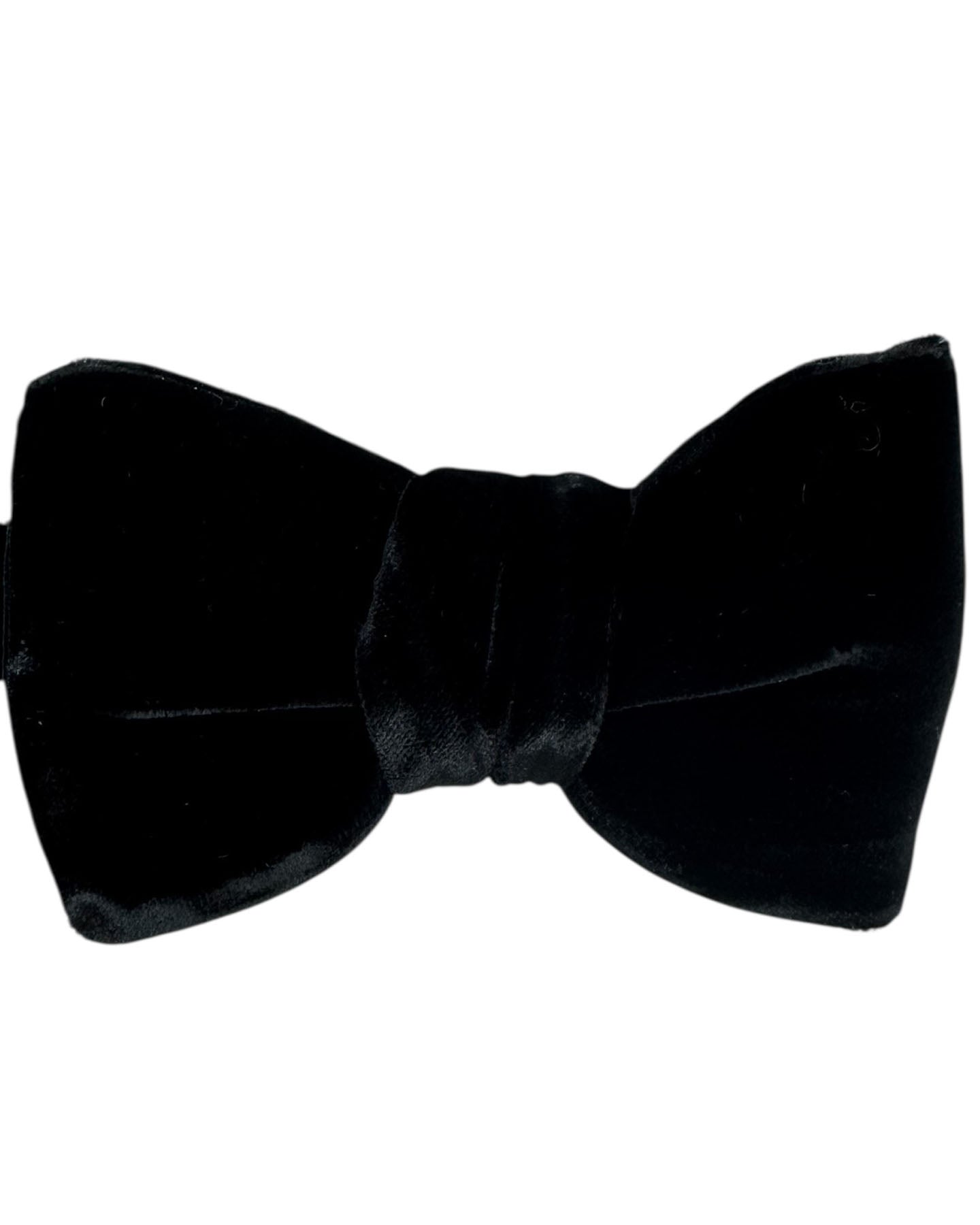 Tom Ford Velvet Bow Tie Black