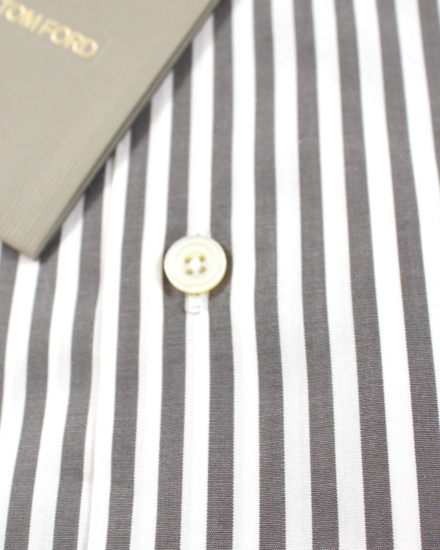 Tom Ford Button-Down Shirt Gray White Stripes Modern Fit 39 - 15 1/2 S - Tie Deals Tom Ford Button-Down Shirt Gray White Stripes Modern Fit 39 - 15 1/2 S - Tie Deals