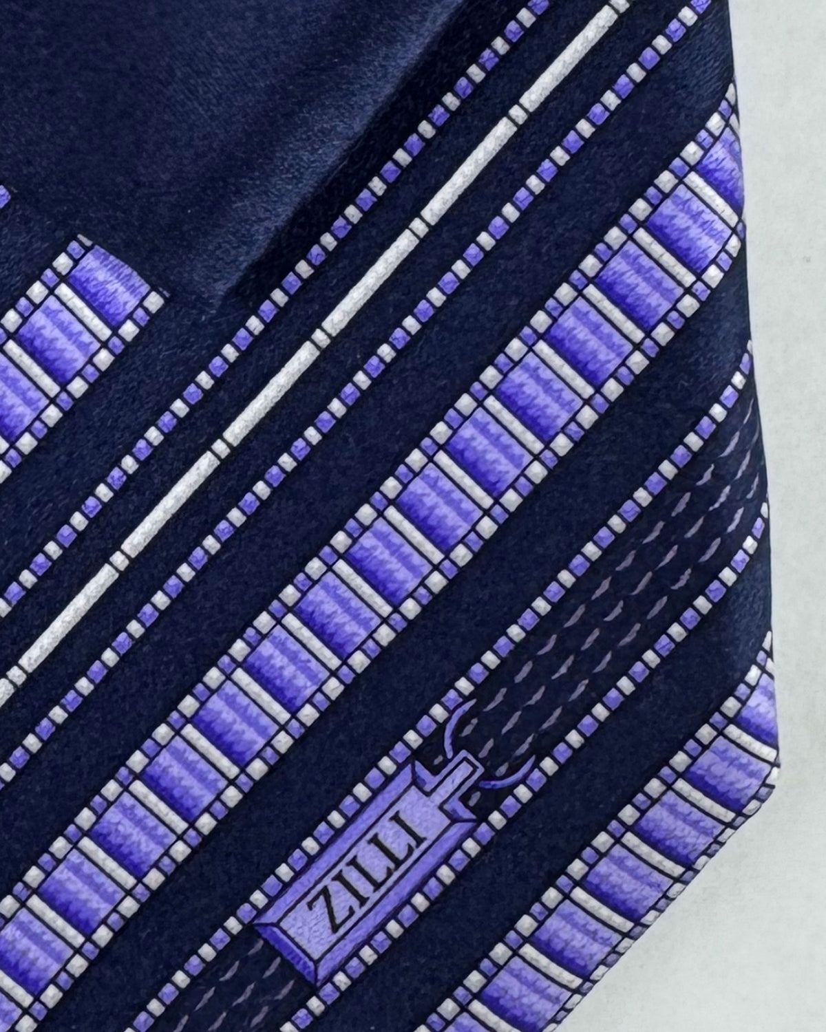 Zilli Tie & Matching Pocket Square Set 