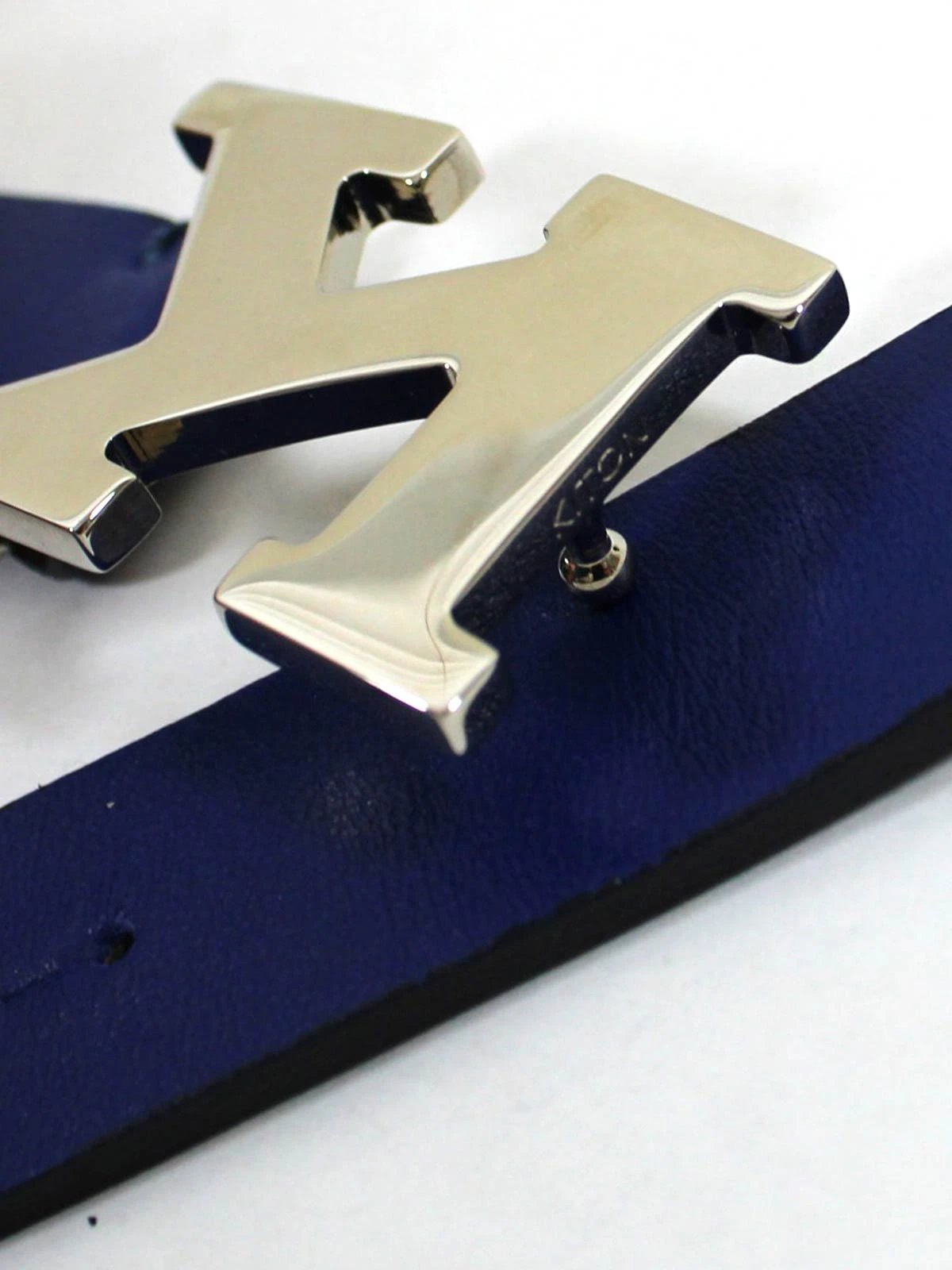 Louis Vuitton Belt Reversible Cognac/Navy Blue for Sale in New